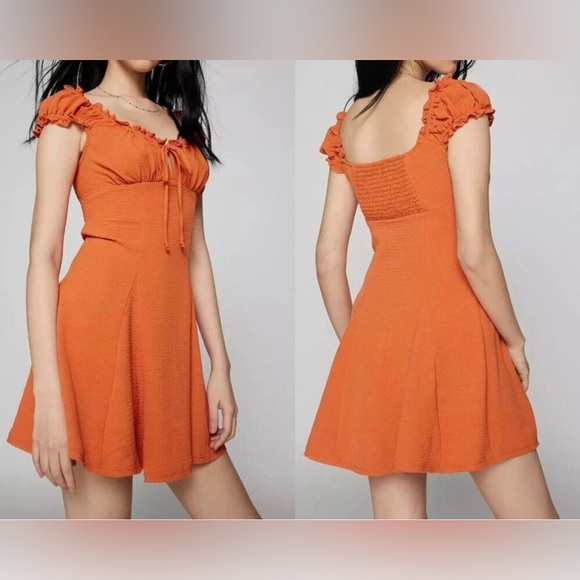 Kimchi Blue Women’s Blair Orange Mini Dress Size M NWOT - Picture 4 of 13